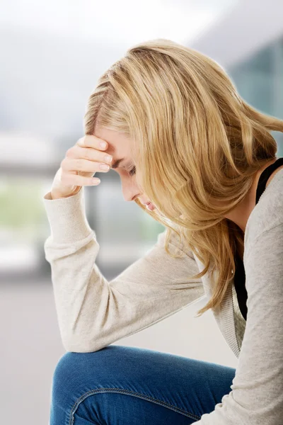 Üzgün ve depresyonda kadın. — Stok fotoğraf