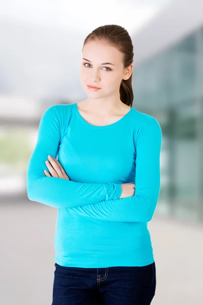 Glückliche junge Frau — Stockfoto