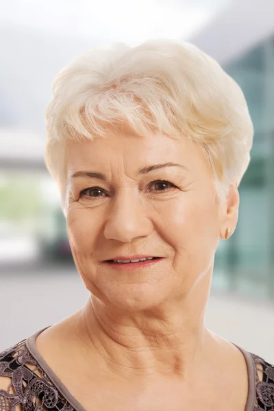 Retrato de uma senhora idosa . — Fotografia de Stock