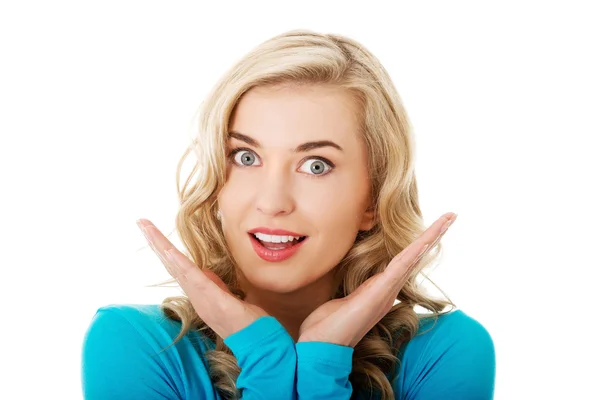 Portrait of a surprised woman with open mouth — Stock Photo, Image