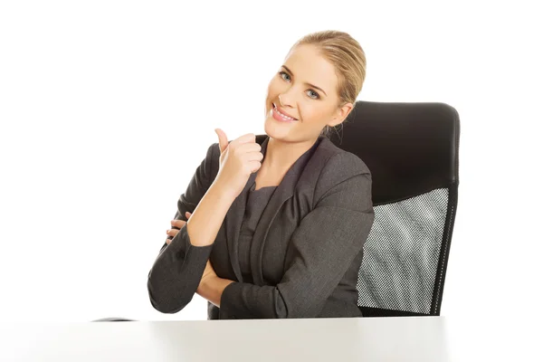 Businesswoman showing thumb up — Stock Photo, Image