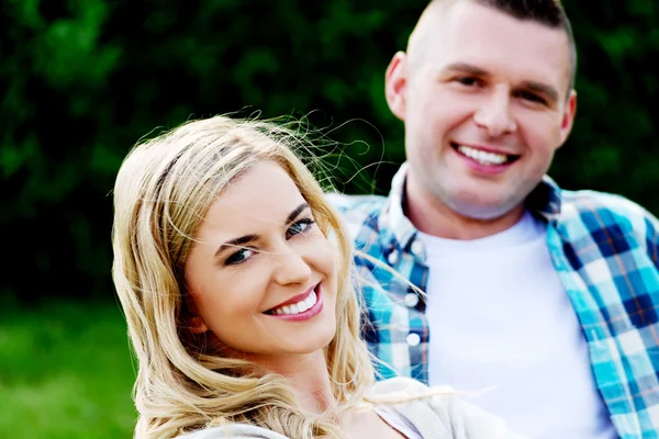 Smiling couple — Stock Photo, Image