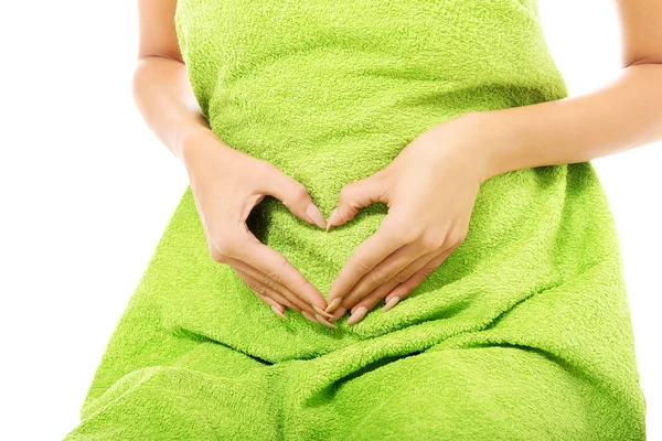 Kalp şekil verme eller üzerinde kapat