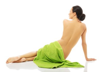 Arkadan Görünüm kadın oturuyordu havlu sarılmış