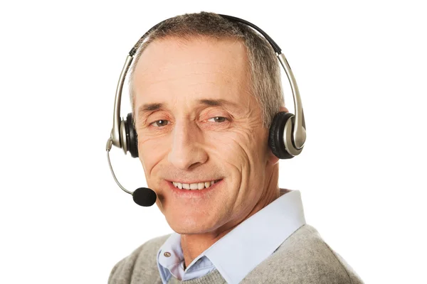 Retrato do homem do call center usando um fone de ouvido — Fotografia de Stock