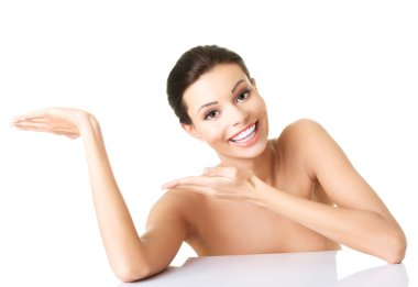 Boşaltmak gösterilen çıplak kadın portresi