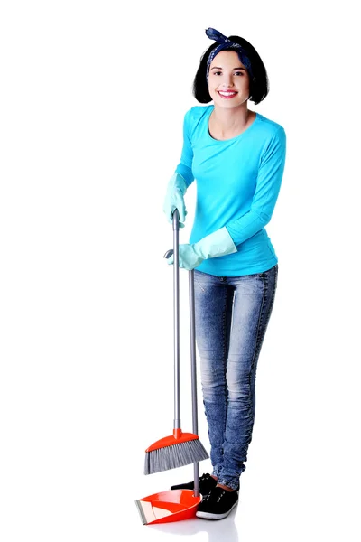 Portret van gelukkig vrouw met een mop — Stockfoto