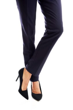 İş kadını ince ayak yüksek topuklar üzerinde kapat