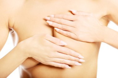 Güzel çıplak kadın göğüslerini incelenmesi