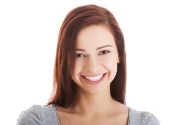 Kameraya bakarak mutlu kadın portresi