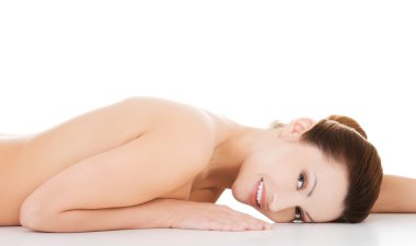 Çıplak kadın karnından yalan portresi