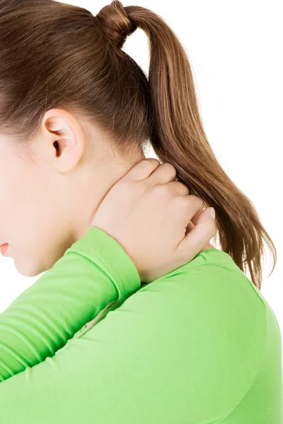 여자 목 통증 자신을 마사지 하는 데 — 스톡 사진