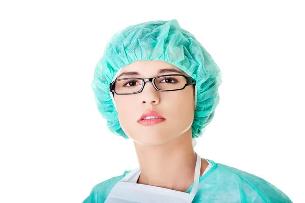 Retrato de médico feminino em roupas protetoras — Fotografia de Stock