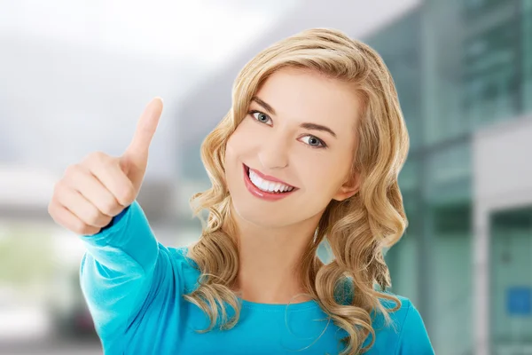 Happy woman with ok hand sign — Stock Photo, Image