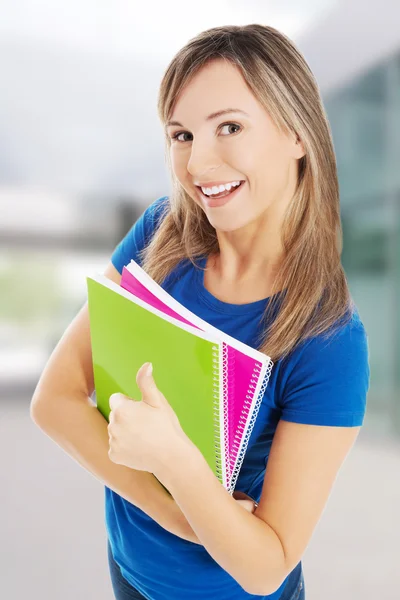 Woman holding documents — Stock Photo, Image