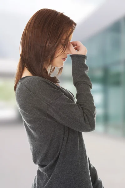 Vrouw met sinus druk pijn — Stockfoto
