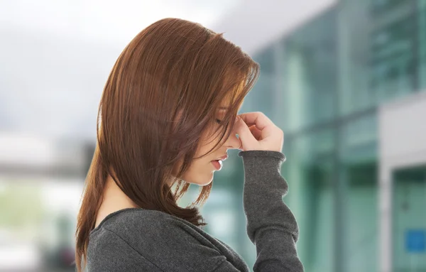 Mujer con dolor por presión sinusal — Foto de Stock