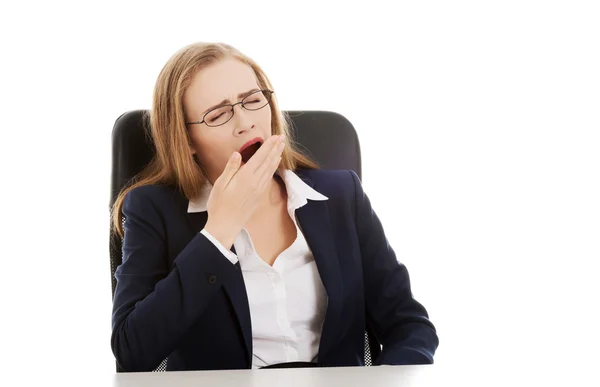 Businesswoman yawning — Stock Photo, Image