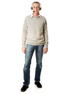 Çağrı Merkezi adam kulaklık ile