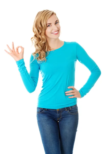 Full length woman showing ok sign — Stock Photo, Image