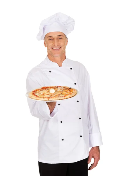 Chef-kok baker met Italiaanse pizza — Stockfoto