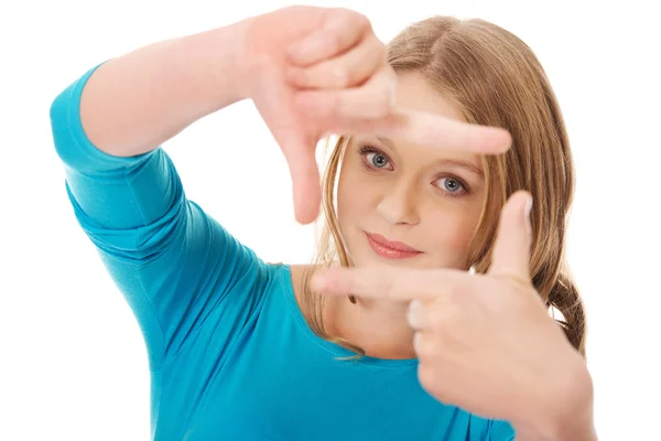 女性の指を使って作成するフレーム — ストック写真