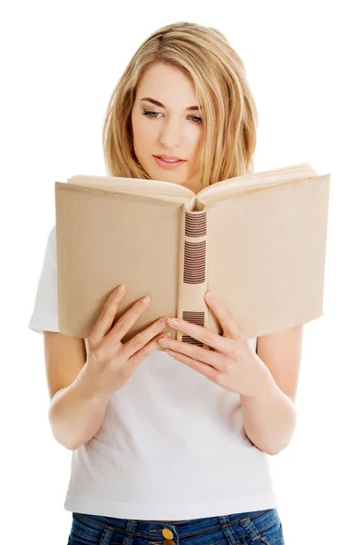 Estudante mulher com livro — Fotografia de Stock