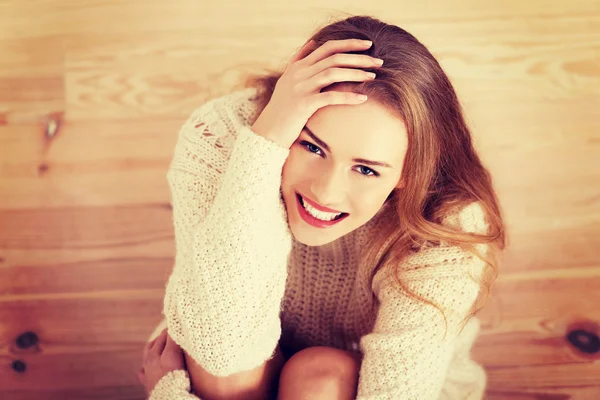 Imagem de uma jovem mulher caucasiana descuidada . — Fotografia de Stock