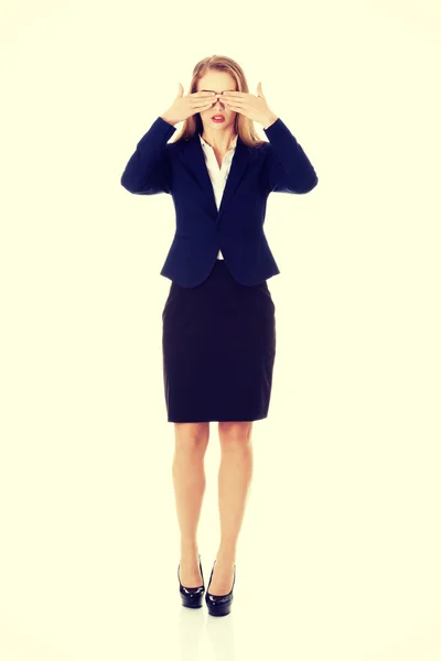 Business woman covering her eyes. — Stock Photo, Image