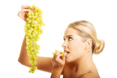 üzüm yemek kadın