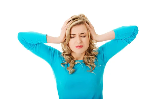 Woman with huge headache — Stock Photo, Image