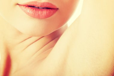 Kadın koltukaltı üzerinde kapat.