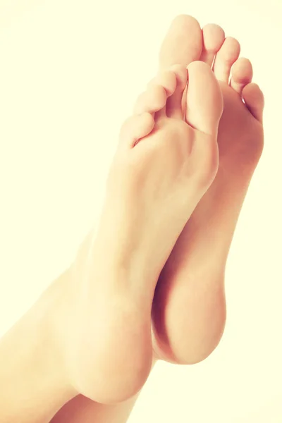 Piedi freschi e puliti con pedicure . — Foto Stock