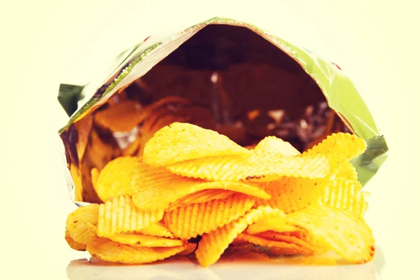 Smakelijk maar ongezonde aardappel chips. — Stockfoto