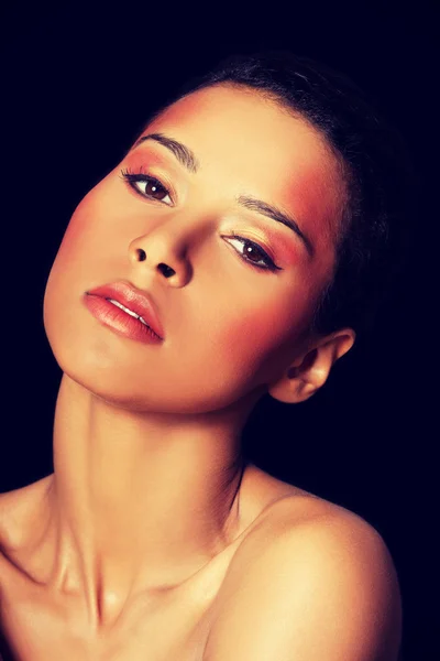 Attrayant visage de femmes avec maquillage . — Photo