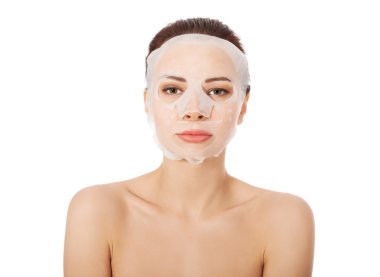 kolajen maske ile güzel bir kadın.