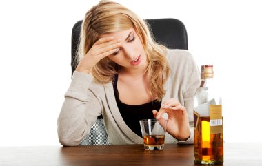 depresyon, alkol yound kadın