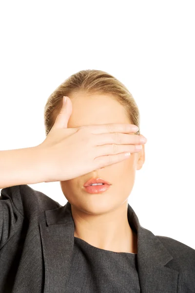 Mujer cubriendo su cara —  Fotos de Stock