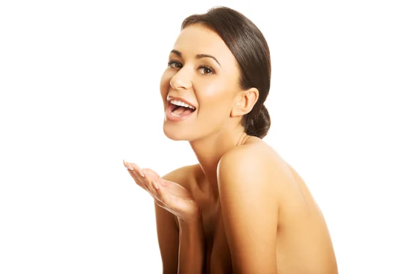 Mujer desnuda riendo fuerte — Foto de Stock