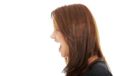 Sinirli ve öfkeli kadın çığlığı.