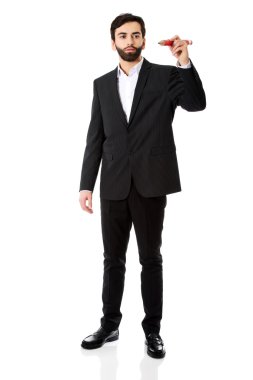 Akıllı adam büyük kalemle yazma.