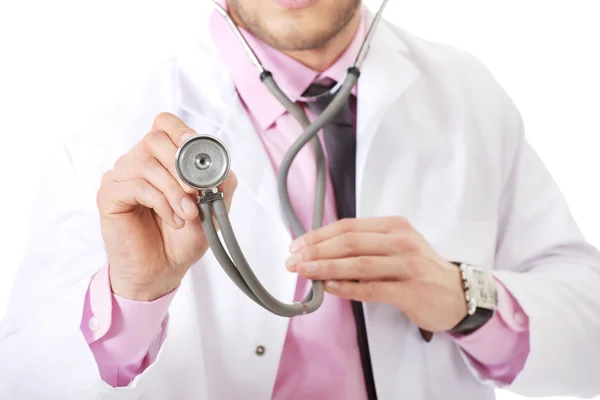 Jovem médico masculino feliz com estetoscópio . — Fotografia de Stock