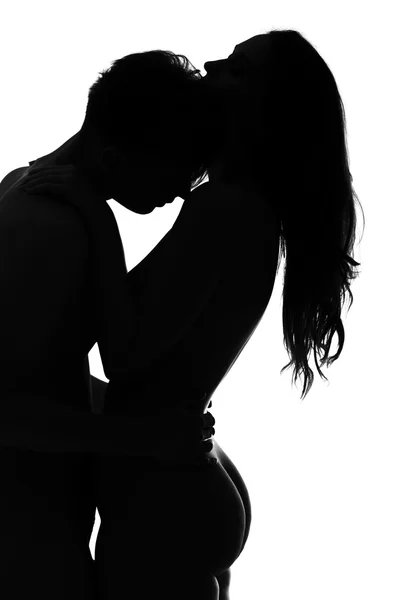 Aşk öpüşme içinde bir kadın ve erkek