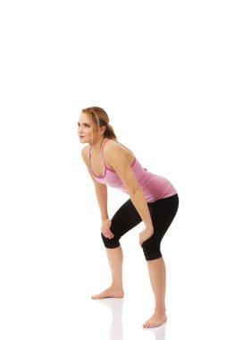 genç kadın ağız kavgası yapıyor.