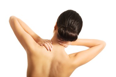 üstsüz kadın boyun ağrısı ile dikiz