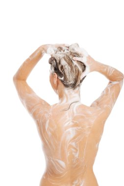 onun saç Sabunlanırken kadın