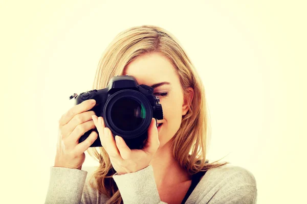 Woman photographer with DSLR — Stock Photo, Image