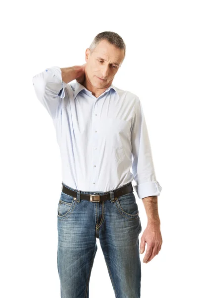Reifer Mann mit Nackenschmerzen — Stockfoto