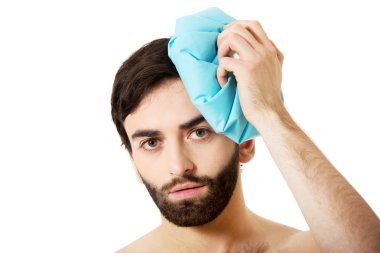 adam bir baş ağrısı acı.