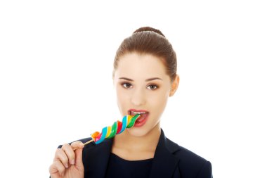 Bir lolipop yalamak işkadını